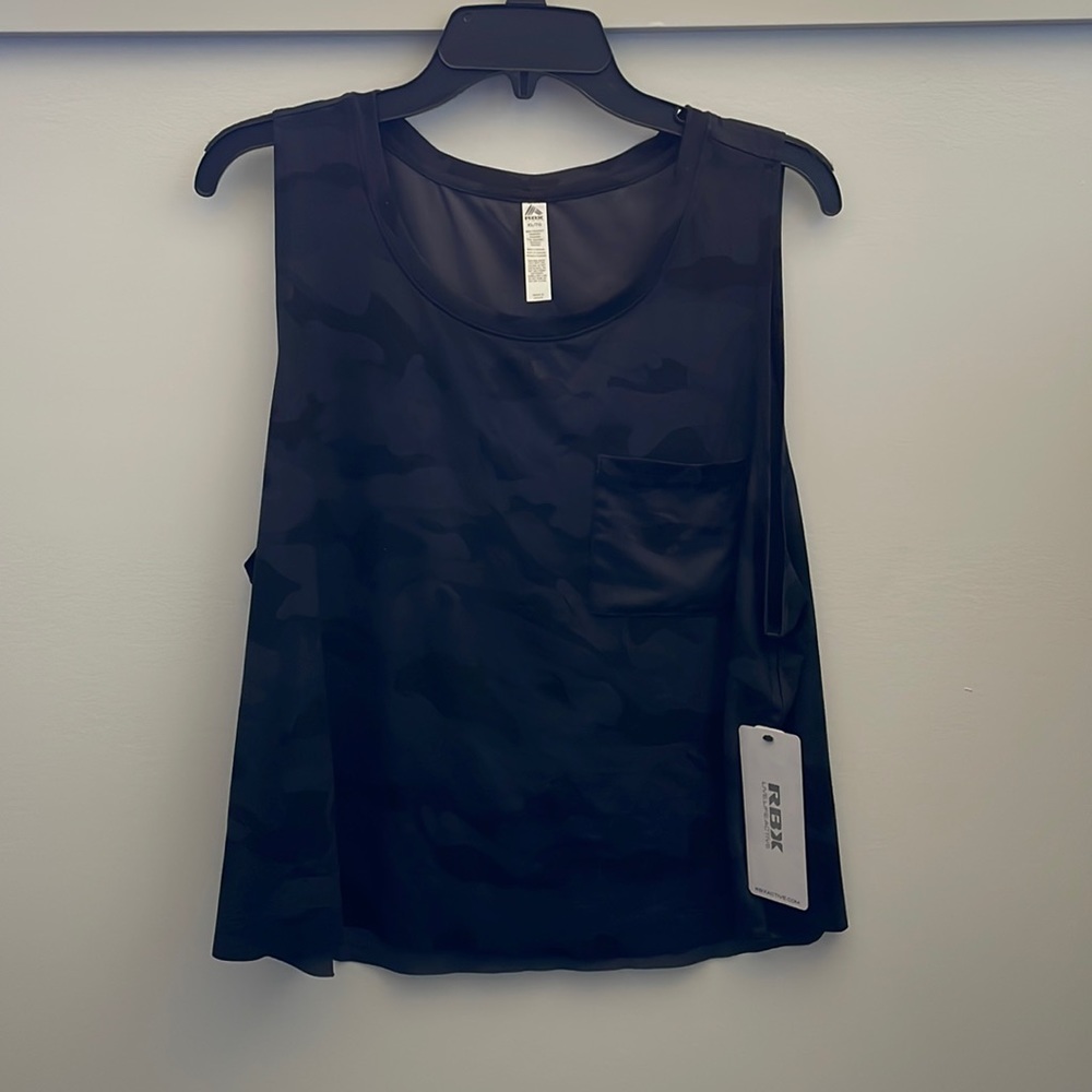 NWT Camo Cropped Tee